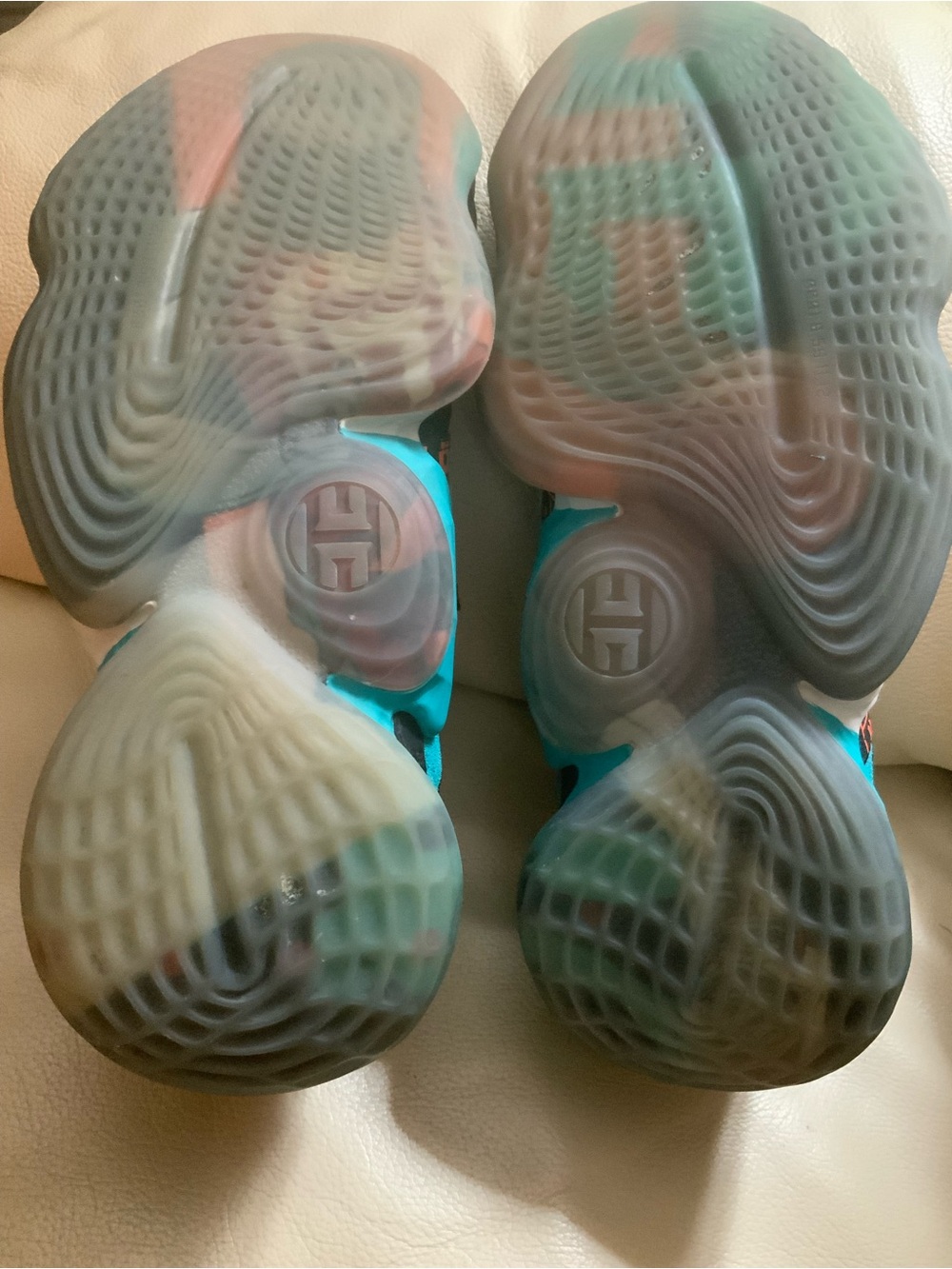 ADIDAS - Picture 10 of 10